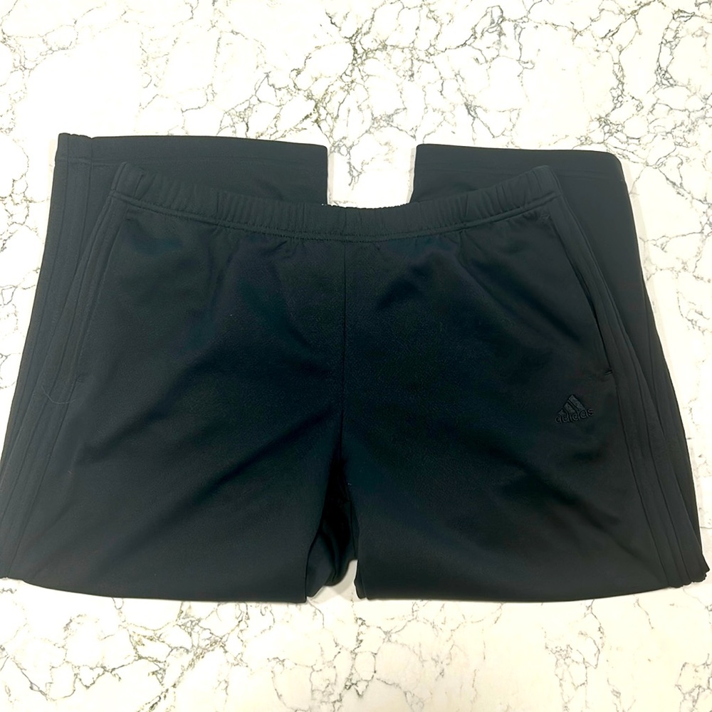 Adidas 3/4 length pants. 100% polyester size large. NWOT